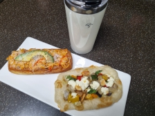 카페는 텀블러 꼭 