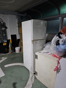 냉장고 폐가전 배출합니다.