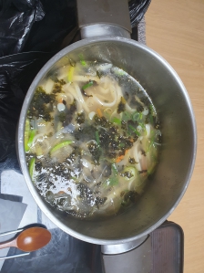 맛있는 칼국수는 냄비에 받아오기