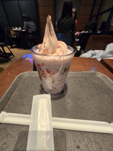 카페에서 다회용컵이용해요