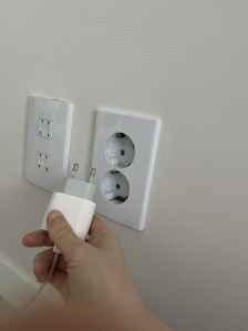 안쓰는 전기코드 빼기