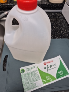 우유통 라벨 제거 했습니다