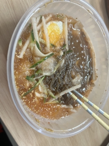 기분낼땐 배달처럼 용기에 담아서 먹기