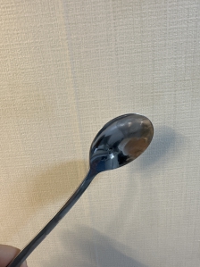 일회용품을 사용하지 않고 집에 있는 수저를 이용해요