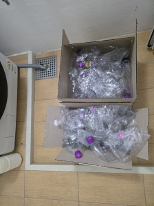 투명 페트병, 열심히 모으는 중