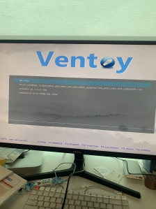 모니터 밋거기등