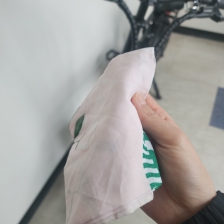 자전거타고 손수건 항상 챙겨다녀요