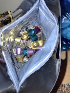 캡슐 열심히 모으고 있어요. 