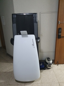 [챌린지참여] 러닝머신을 치우니 공간이 넓어졌어요.