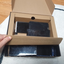 집에 있는 마지막 휴대폰들 보냈어요