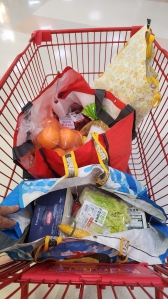 마트 갈때는 항상 장바구니를 채깁니다.