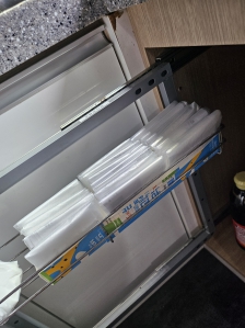 우유팩으로 비닐수납함 !