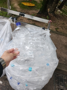 투명 페트병 분리수거하기