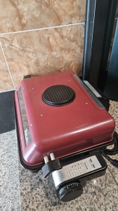 전기그릴 배출기