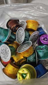 캡슐 열심히 모으고 있어요