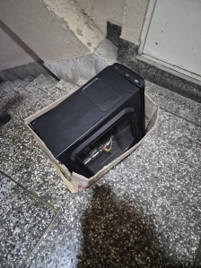 오래된 컴퓨터, 모니터 보내주기 완료