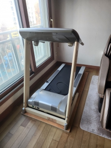 폐가전 15년간 잘써온 고장난 런닝머신 더이상 수리가 