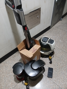 청소기.커피메이커2.에프.핸폰 배출