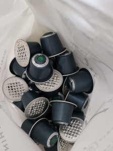 캡슐 모으고 있어요~