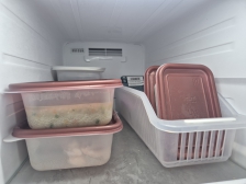 플라스틱용기로 냉동실 정리하기