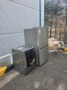 냉장고 세탁기 배출