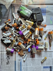 폐건전지로 화장지 교환하기